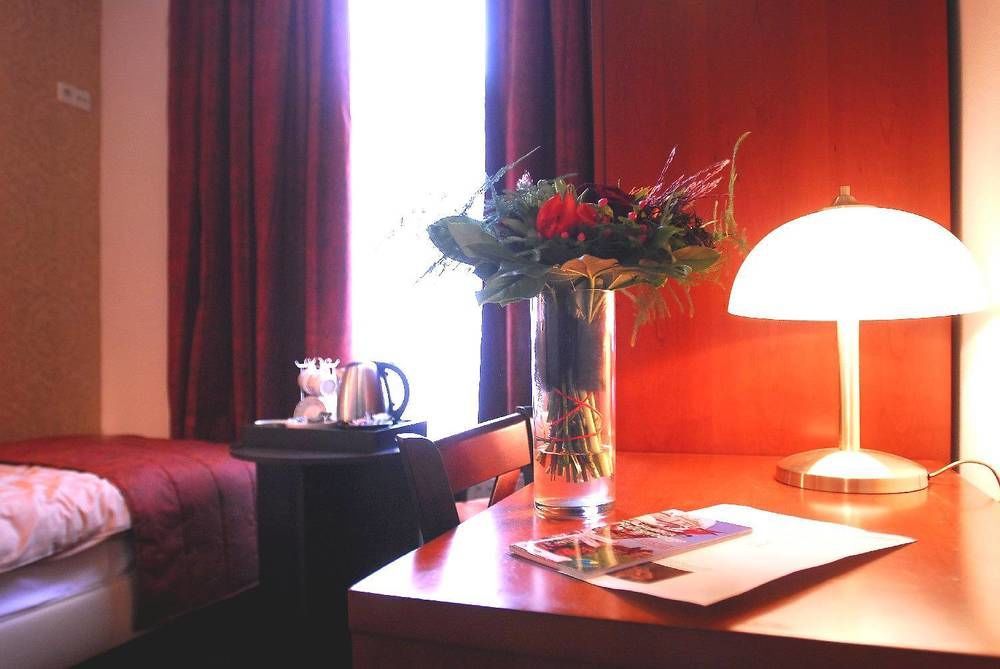 Bovendonk Business- & Eventlocatie Hoeven Экстерьер фото